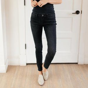 Judy Blue~Black Therma Skinny Jeans NWT